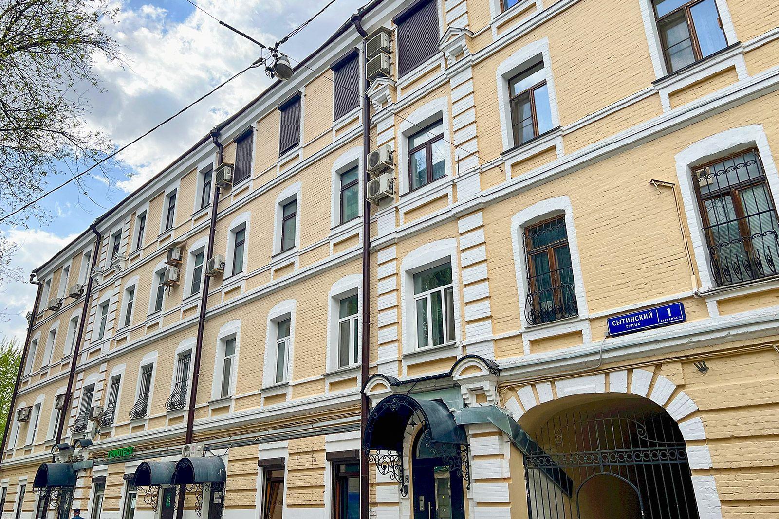  Исторический облик вернули трём московским домам в неоклассическом стиле
