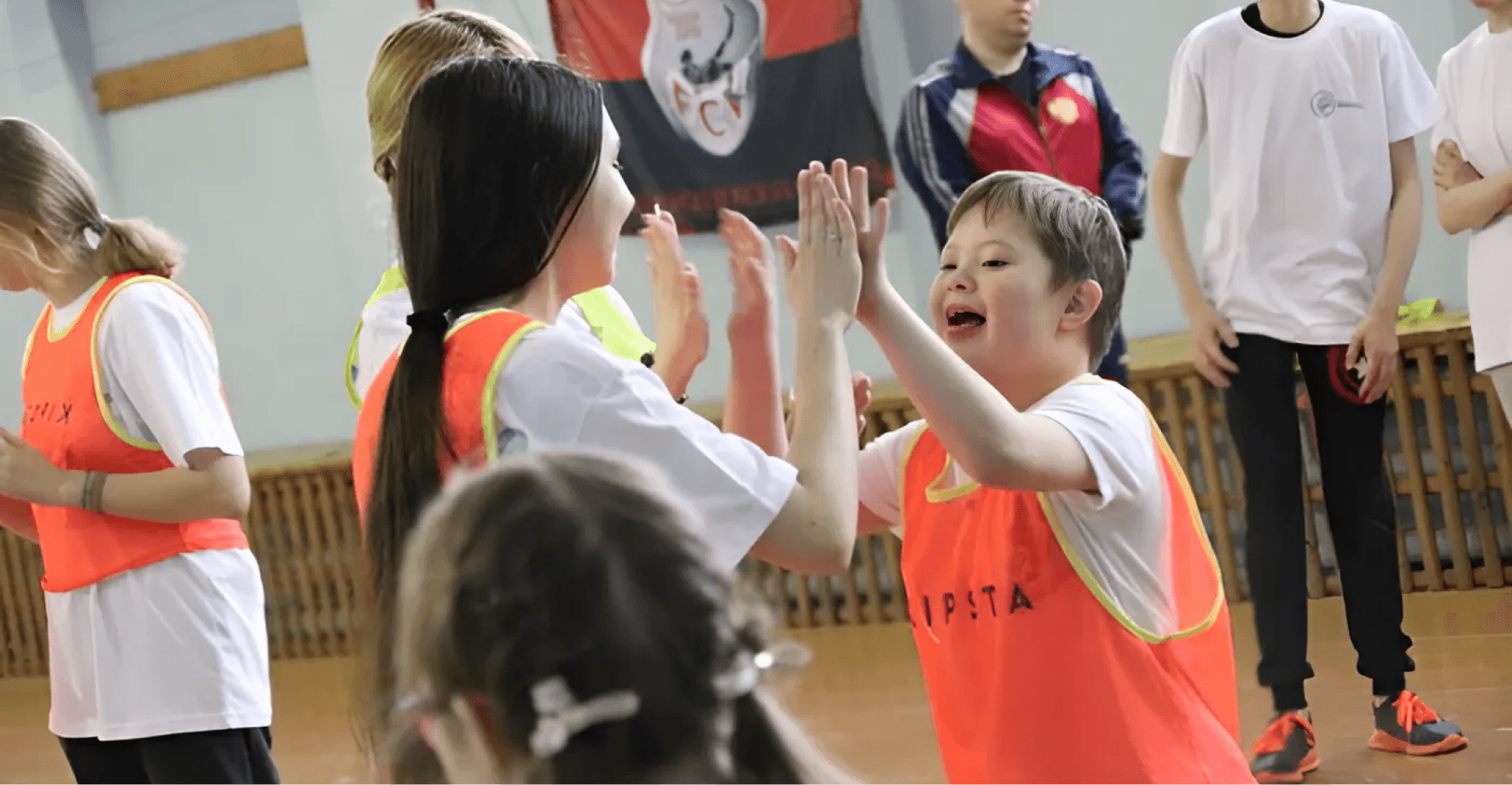 Школьники-волонтёры из Иваново помогают детям с синдромом Дауна
