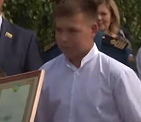 13-летний ученик из 13-й школы получил награду за спасение утопающего