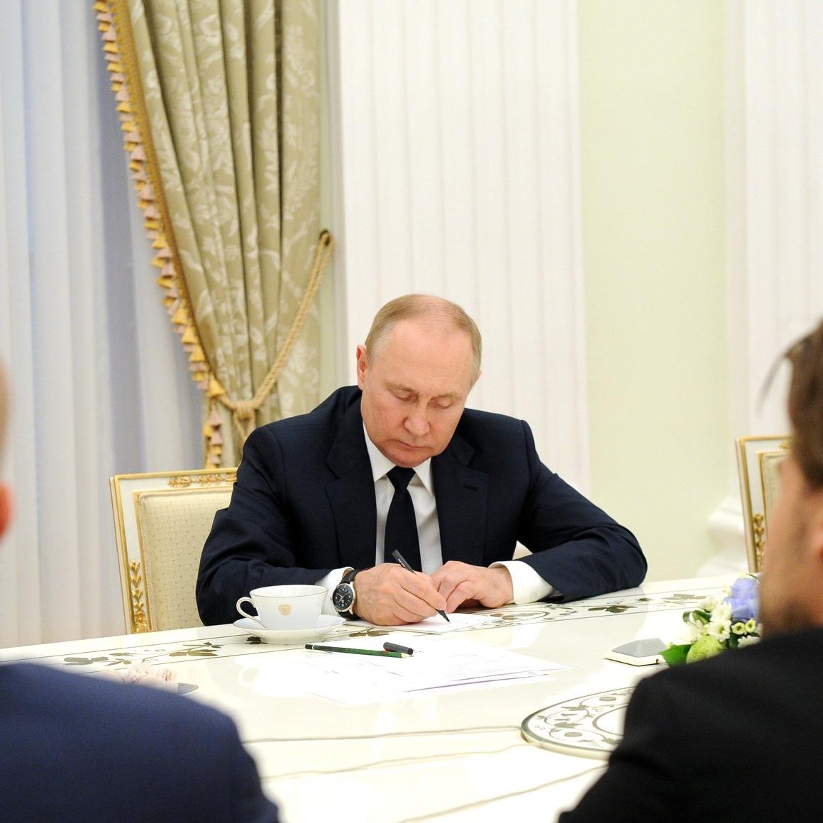 Президент Путин подписал указ об отсрочке от мобилизации для студентов и аспирантов