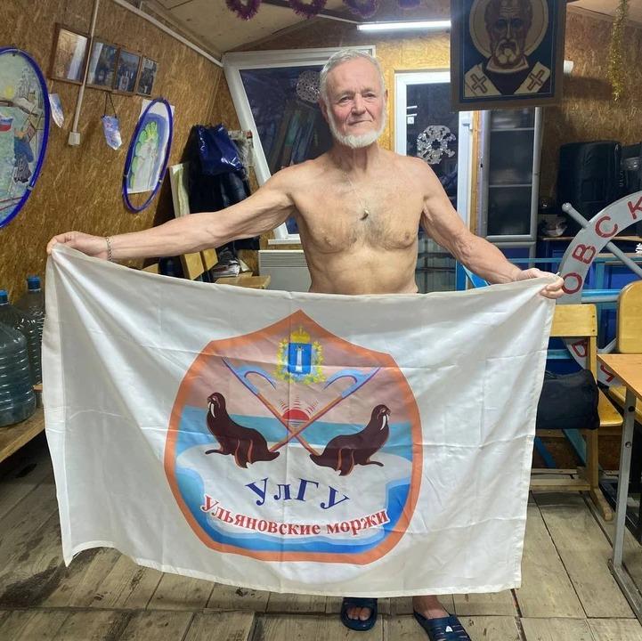 «После холодной воды появляется желание действовать»: 81-летний «морж» из Ульяновска ставит мировые рекорды