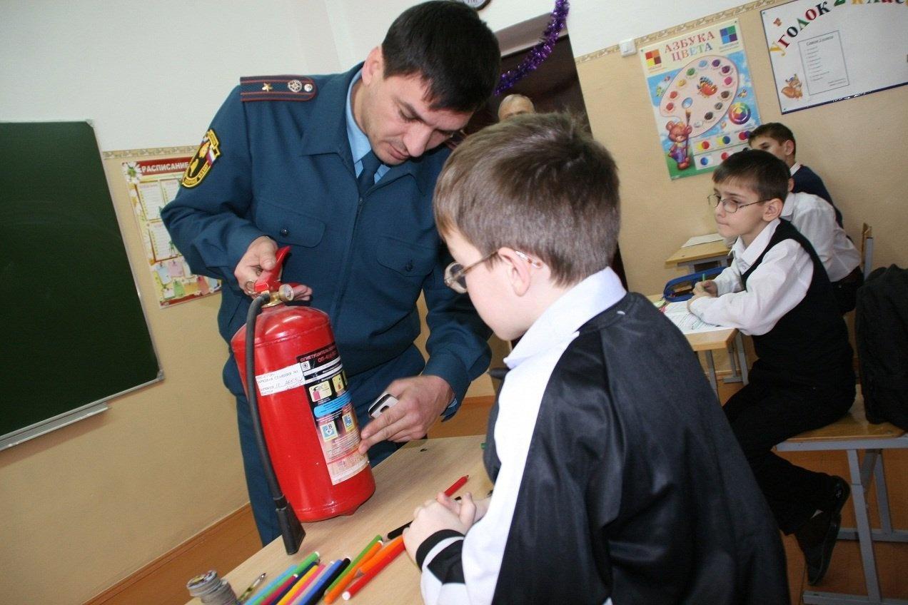 Впервые в школах по всей России пройдут учения по действиям в чрезвычайных ситуациях