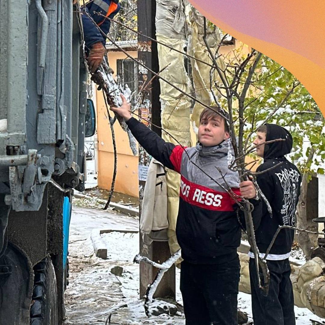 Волонтёры #МЫВМЕСТЕ помогают жителям устранить последствия стихии в Краснодарском крае и Крыму